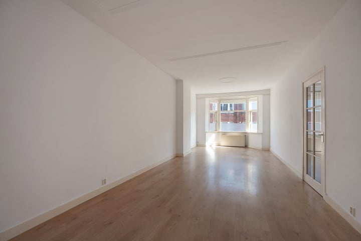 Bekijk foto 2 van Volkerakstraat 31