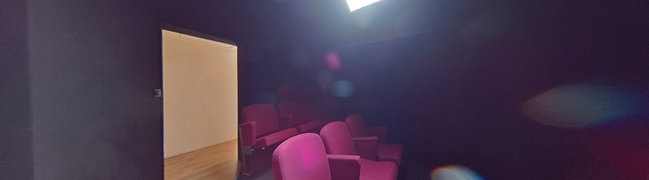 Bekijk 360° foto van binnen theater van Swolgenseweg 39