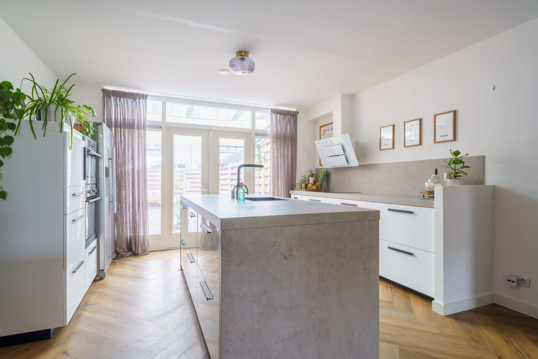 Foto 2 van L.C. van der Vlugtstraat 40