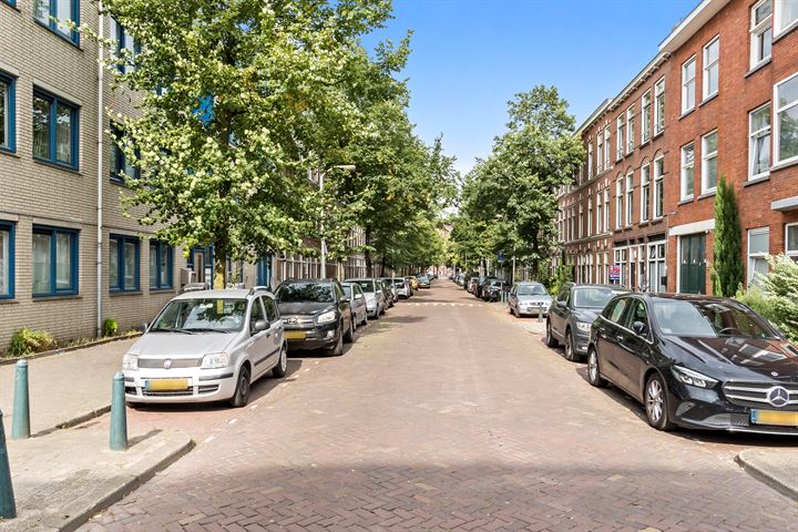 View photo 2 of Rozenburgstraat 90