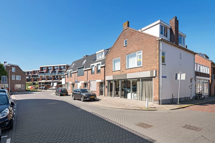 View photo 1 of Dwarsstraat 19