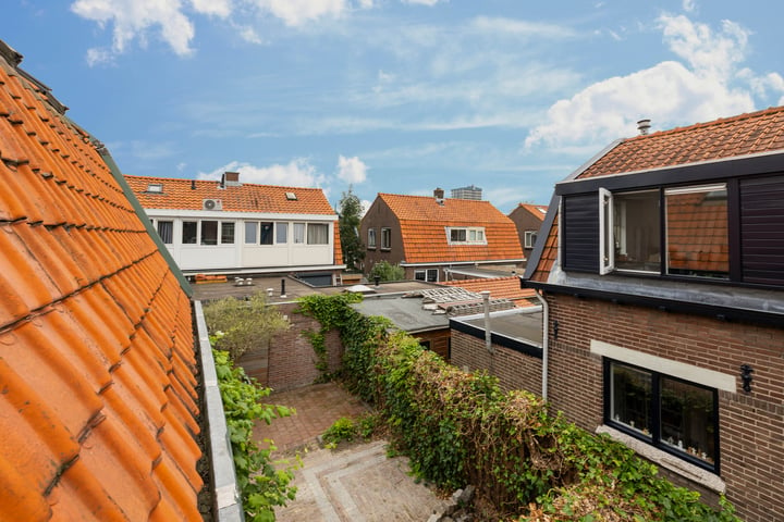 Bekijk foto 40 van Waalstraat 9