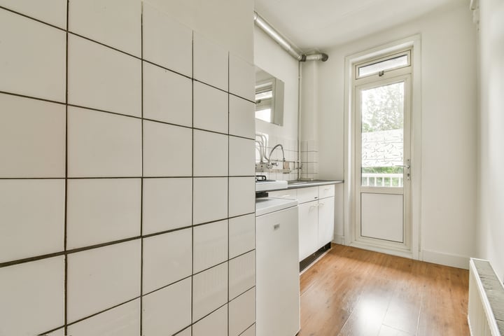 Bekijk foto 9 van Graaf Florisstraat 21-1