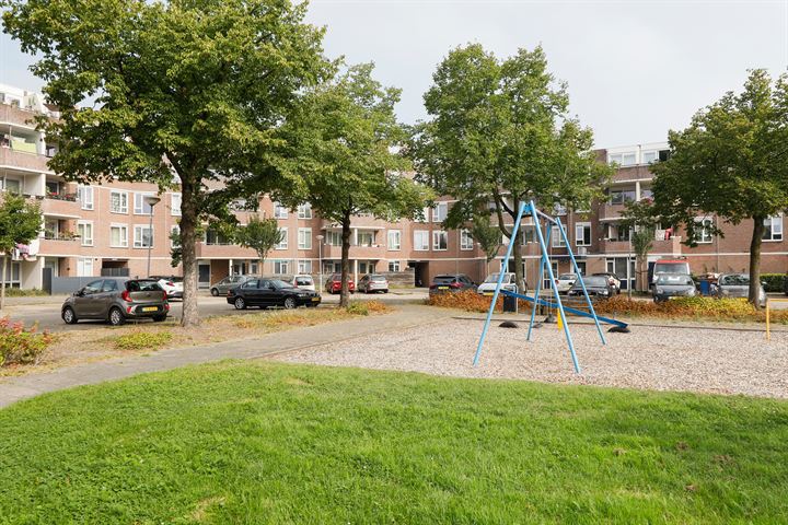 View photo 16 of Maaspoortweg 216