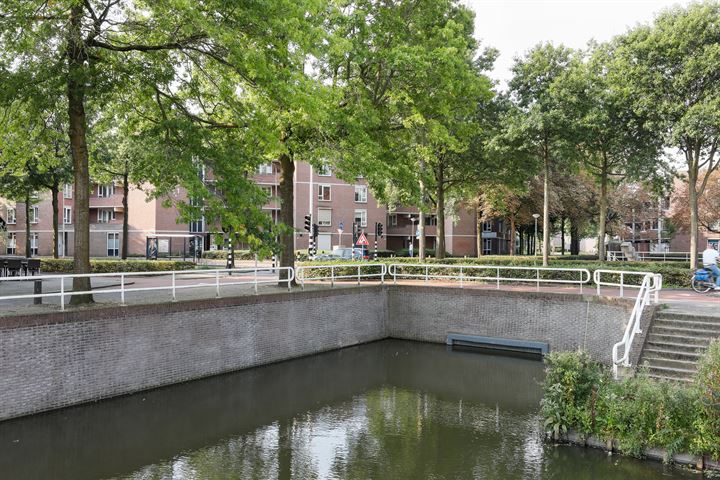 View photo 18 of Maaspoortweg 216