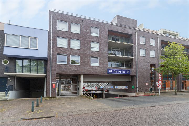 Bekijk foto 39 van Middellaan 142