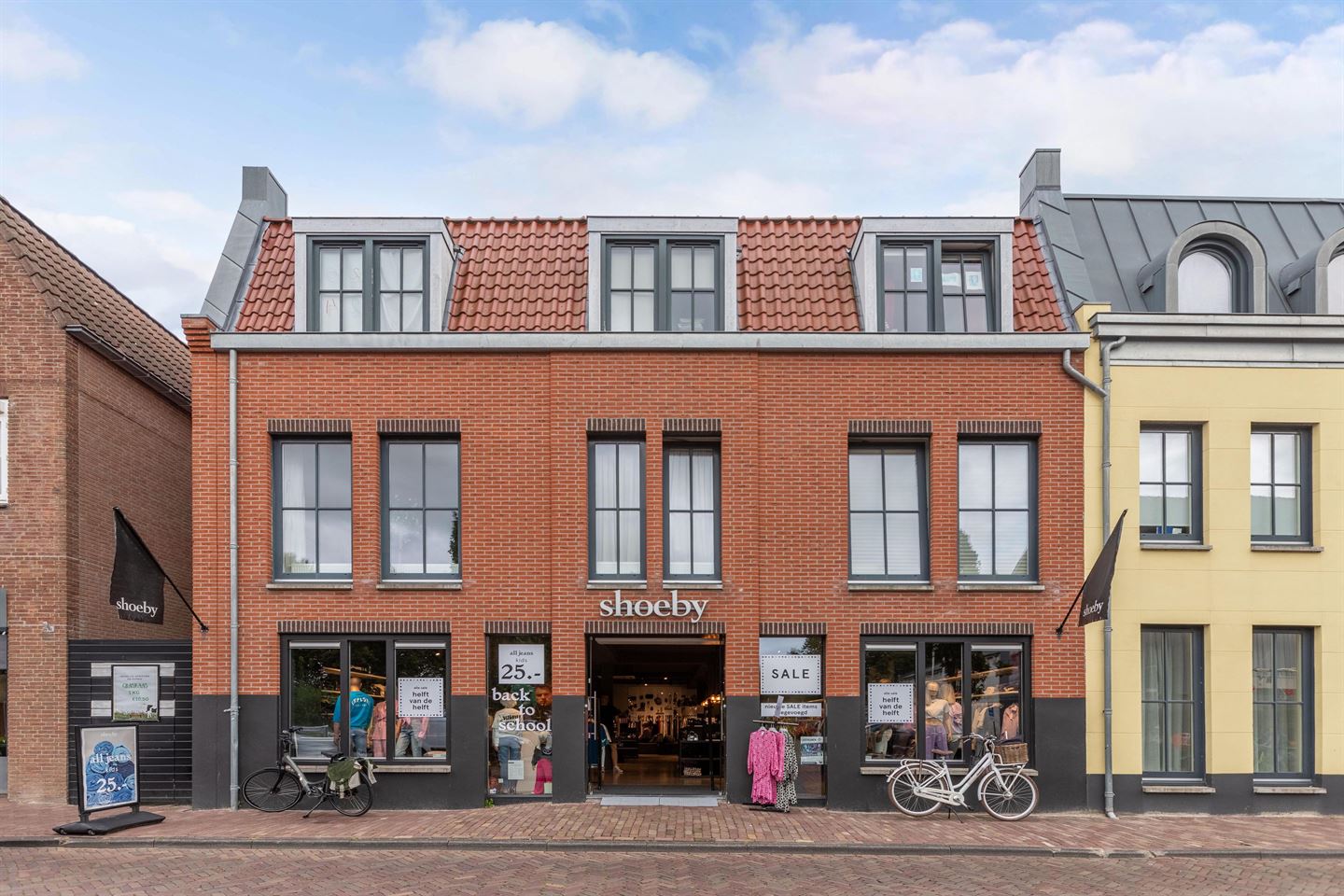 Bekijk foto 1 van Sjaardemastraat 8