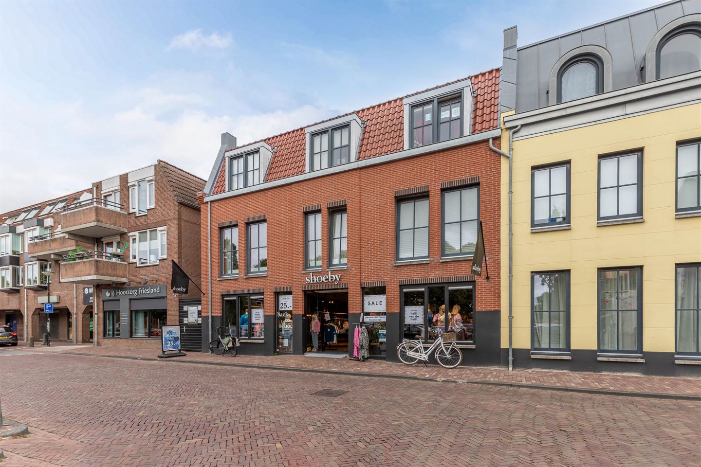 Bekijk foto 2 van Sjaardemastraat 8