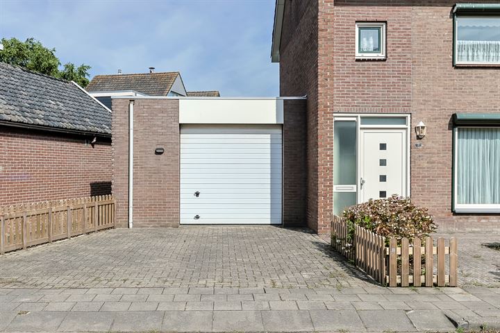 Bekijk foto 4 van Fuutstraat 1