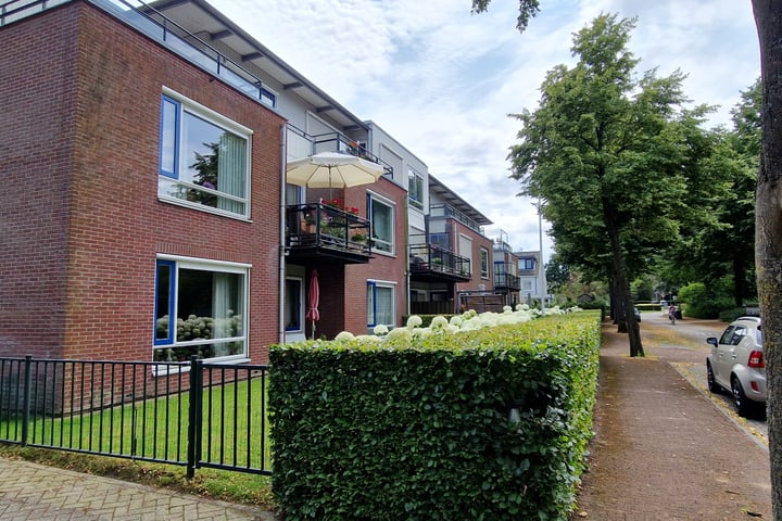 View photo 27 of Trompstraat 12-A