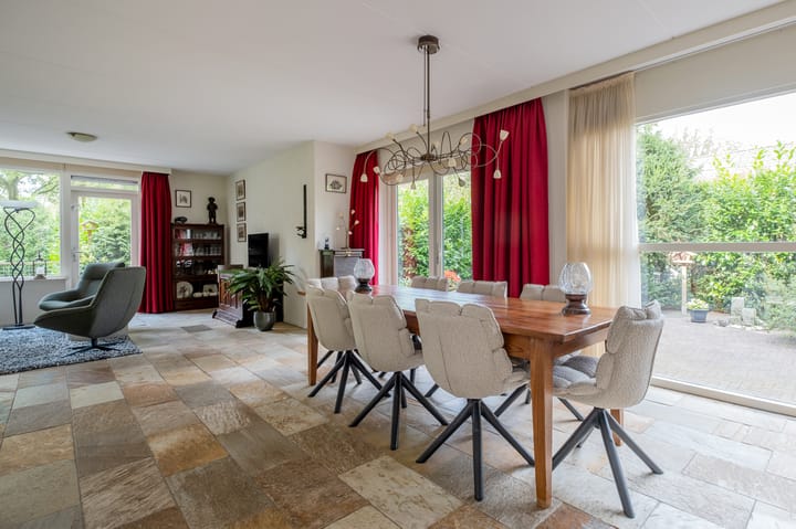 Foto 15 van Waardeellaan 1