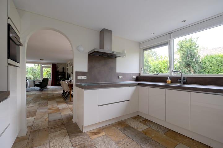 Foto 32 van Waardeellaan 1