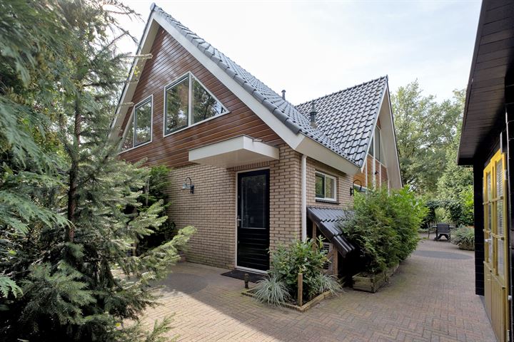 View photo 66 of Waardeellaan 1