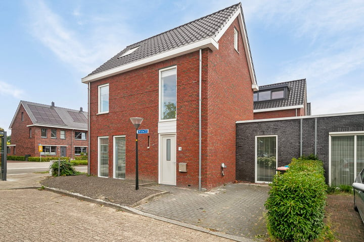 Bekijk foto 1 van Van Brerostraat 5