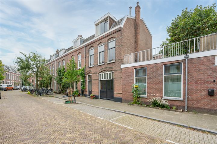 View photo 41 of Abraham Bloemaertstraat 20