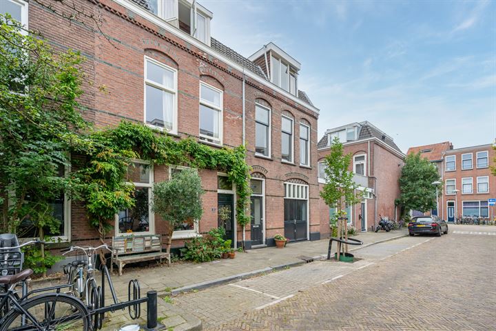 View photo 42 of Abraham Bloemaertstraat 20