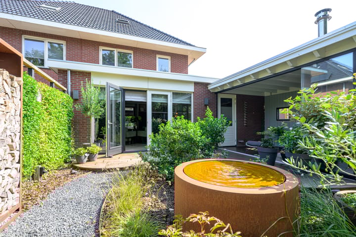 Foto 3 van van Velzenstraat 59