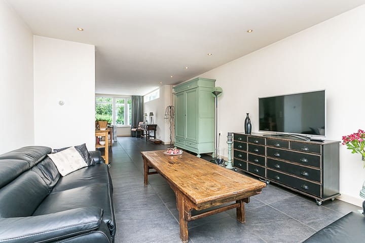 Photo 6 of Julianastraat 17