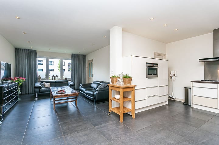 Photo 7 of Julianastraat 17