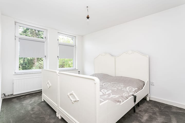 Photo 12 of Julianastraat 17