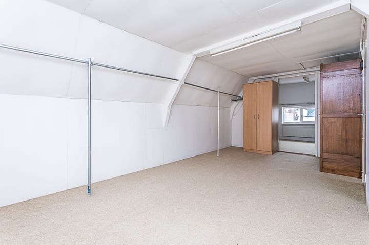 Photo 19 of Julianastraat 17