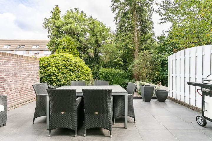 Photo 24 of Julianastraat 17