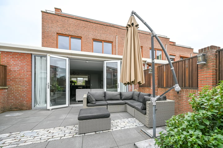 Bekijk foto 38 van van den Broekestraat 24