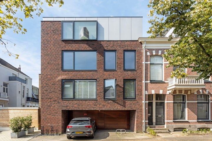 View photo of Schrassertstraat 1 2