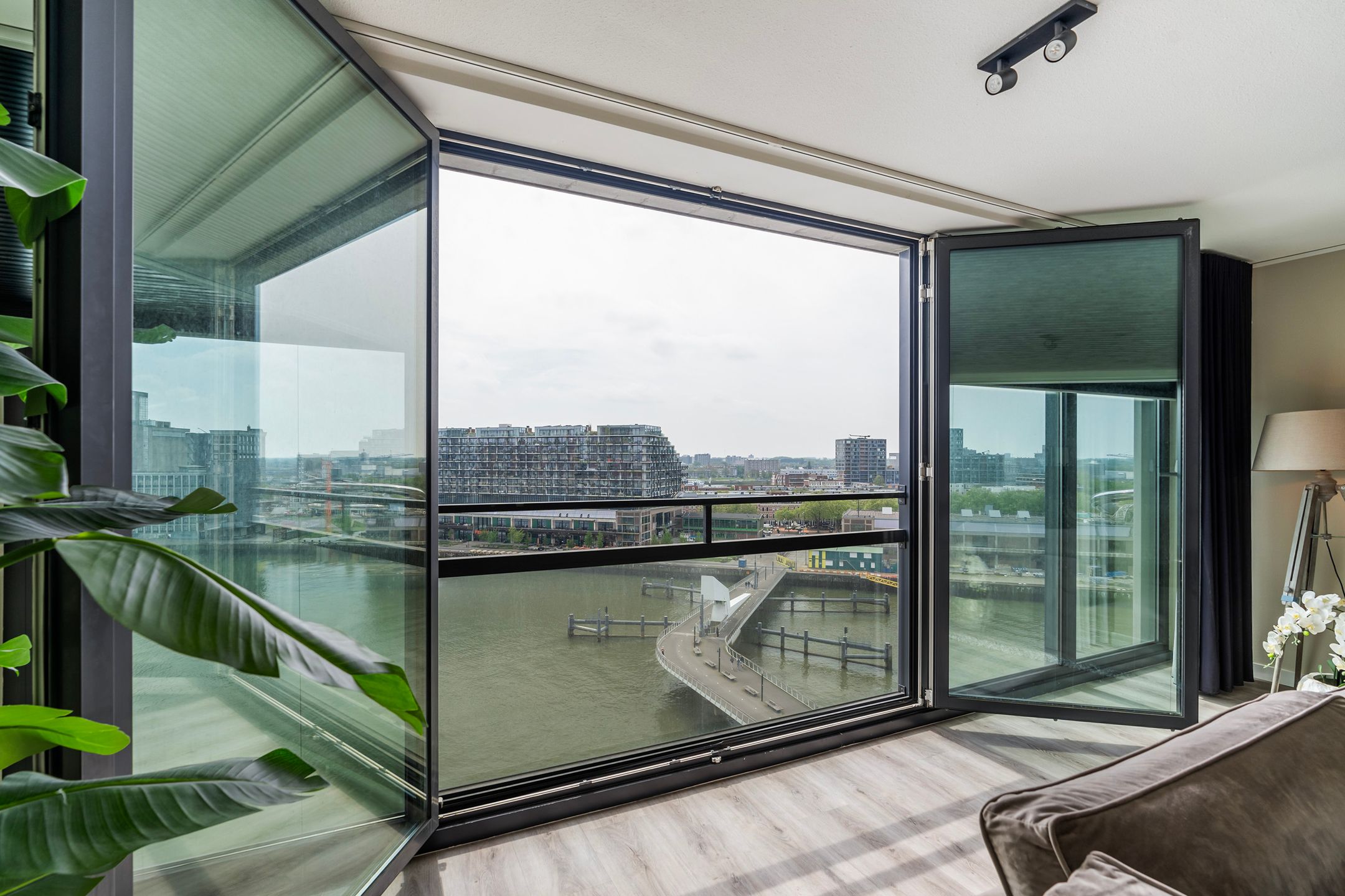 Foto 9 van Landverhuizersplein 29