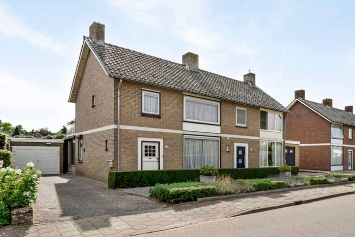 Bekijk foto 1 van Molenstraat 13