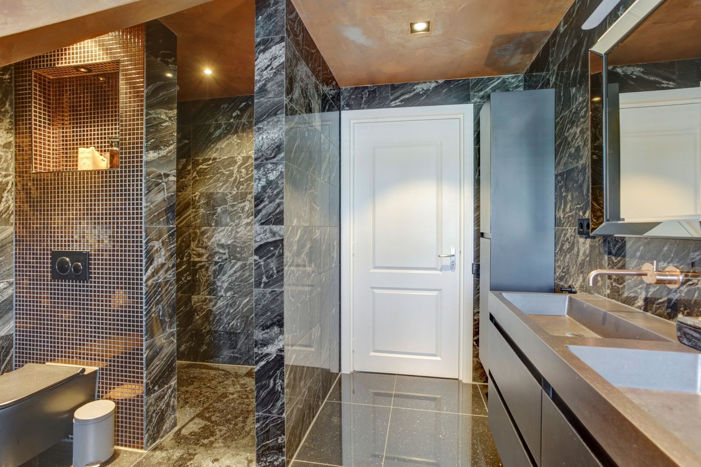 Foto 25 van Aalsmeerderweg 447