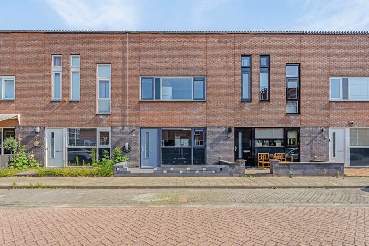 Bekijk foto 1 van Milongastraat 19