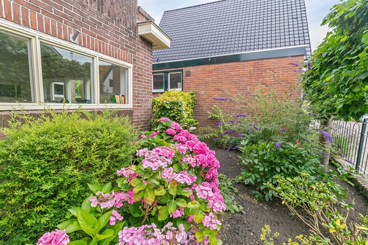 View photo 65 of Dorpsstraat 670