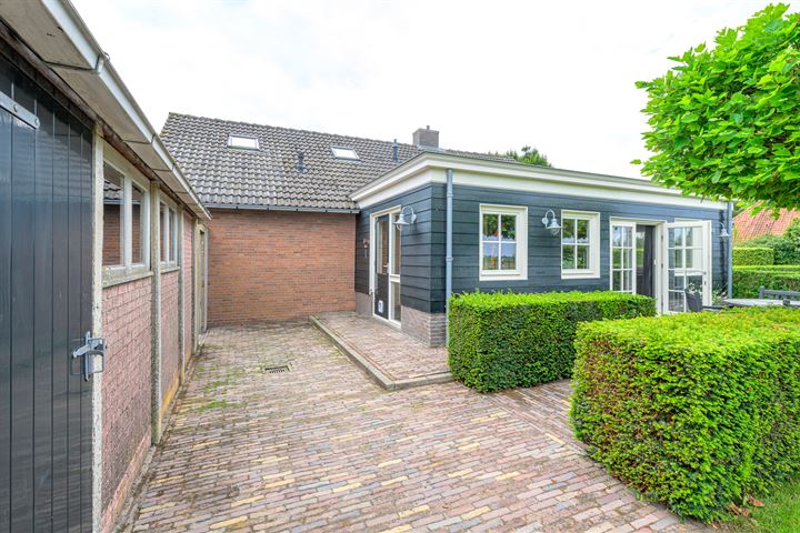 View photo 58 of Oosterstraat 75