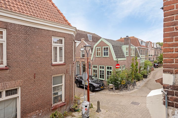 Bekijk foto 35 van Stuartstraat 68