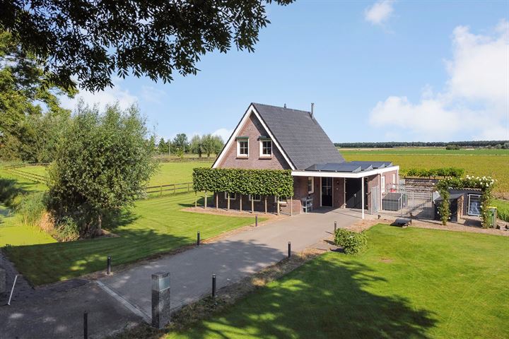 View photo 2 of Middelsluissedijk OZ 47