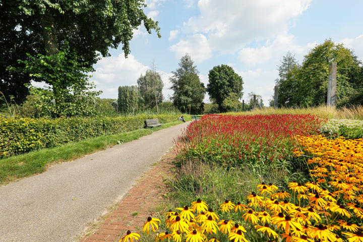 Bekijk foto 37 van Schumannstraat 19