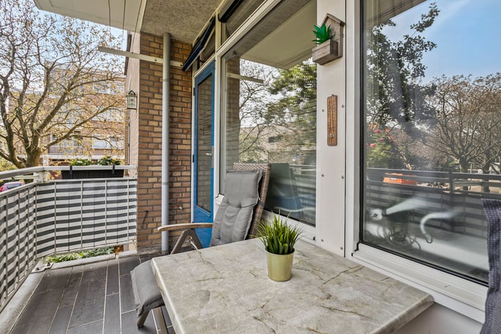 View photo 27 of Van der Haertstraat 2