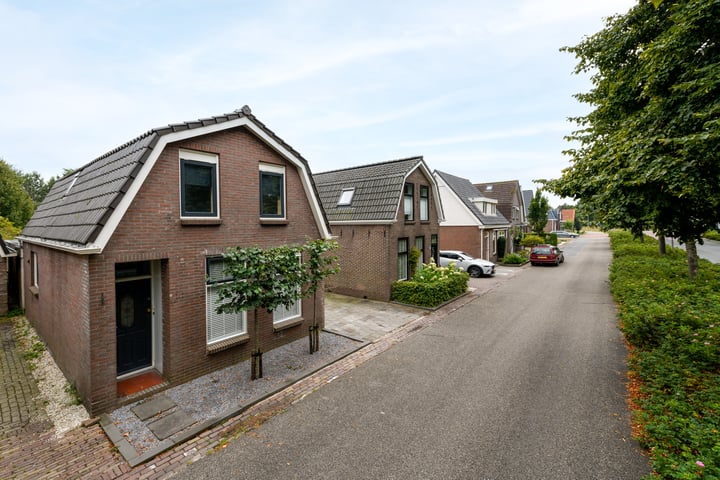 Bekijk foto 34 van Heerenveenseweg 124