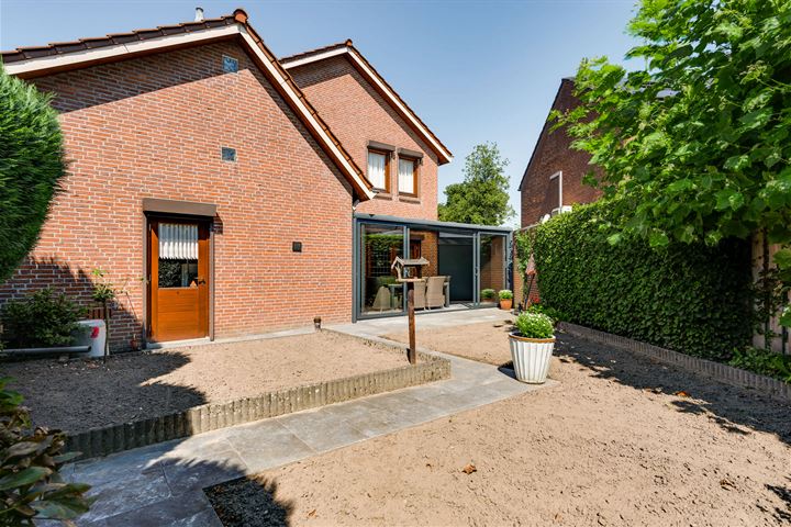 Bekijk foto 33 van St. Rochusstraat 58