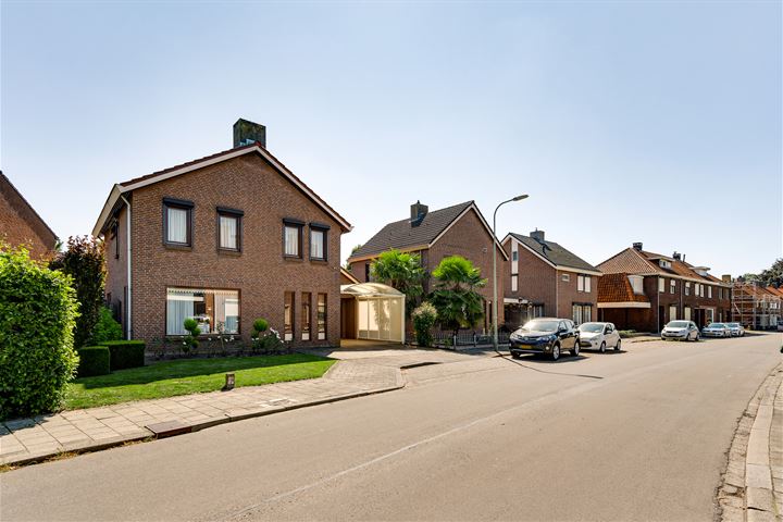 Bekijk foto 35 van St. Rochusstraat 58