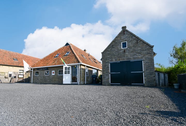 Photo 2 of Landerum 8