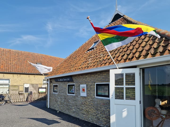 Photo 3 of Landerum 8