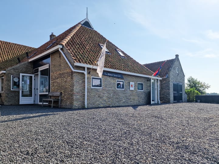 Photo 24 of Landerum 8