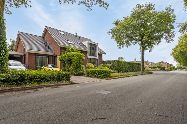 Prins Bernhardstraat 38