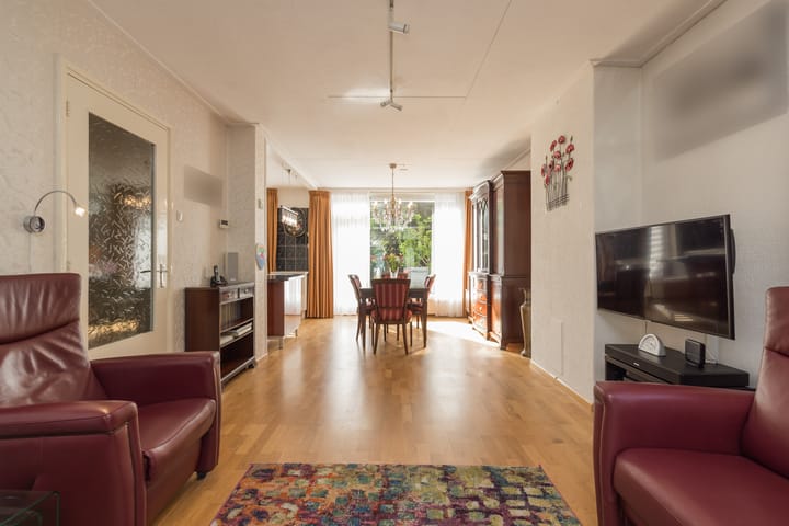 Foto 12 van van den Woudestraat 20