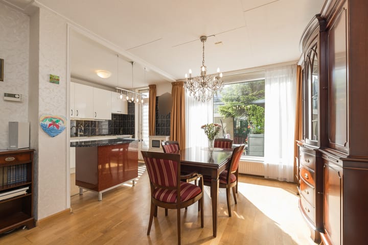 Foto 13 van van den Woudestraat 20