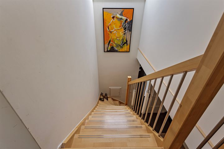 View photo 27 of Prins Bernhardstraat 38