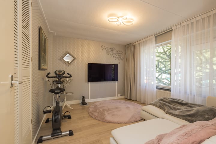 Foto 41 van van den Woudestraat 20