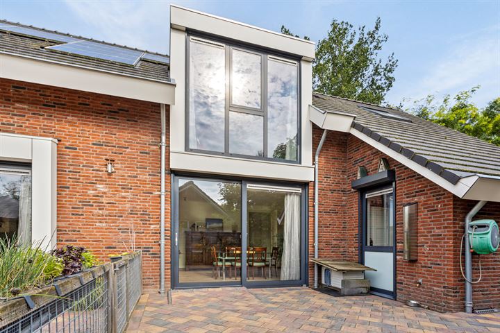 View photo 50 of Prins Bernhardstraat 38